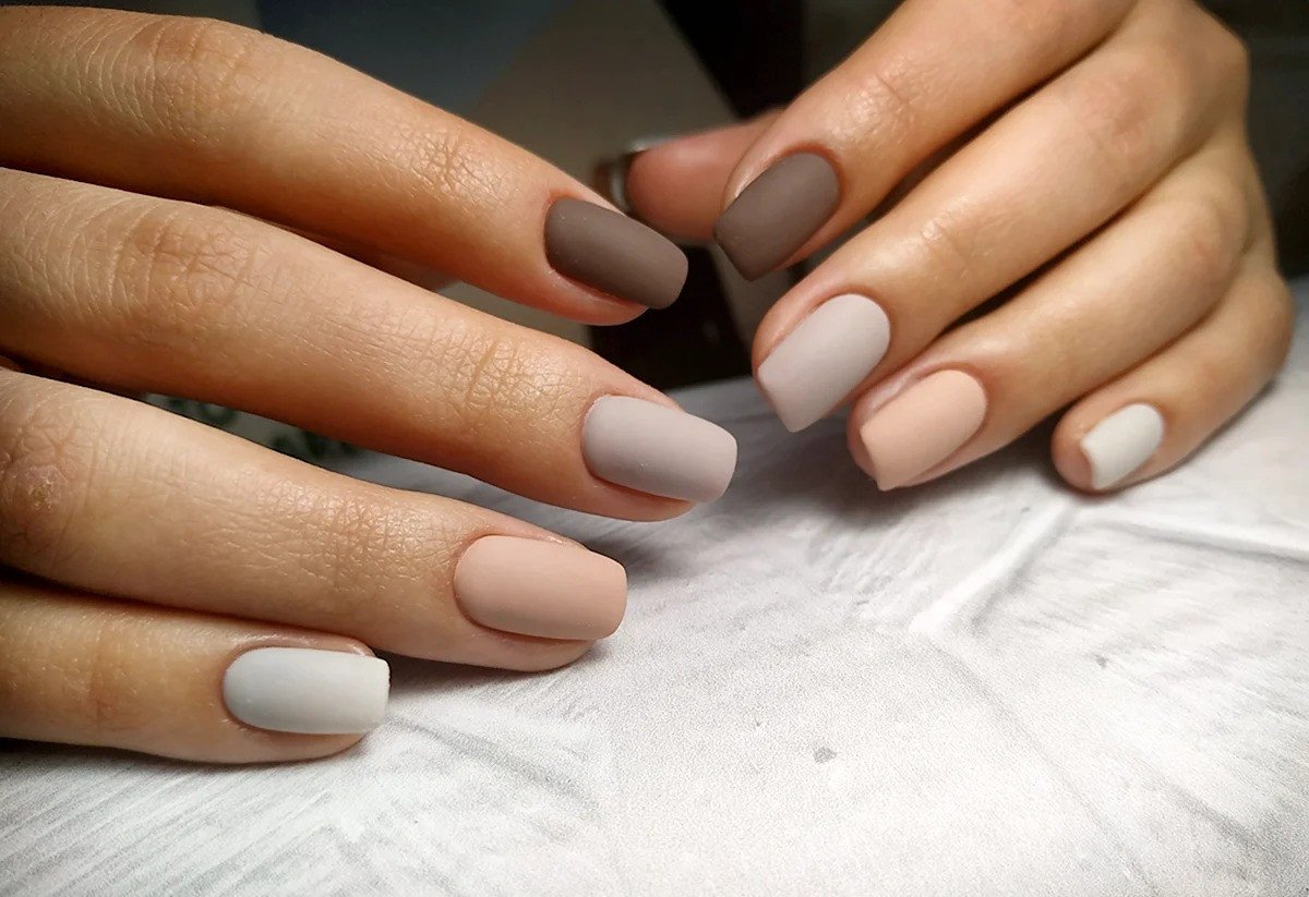 Пастельний матовий манікюр – мінімалістичний тренд